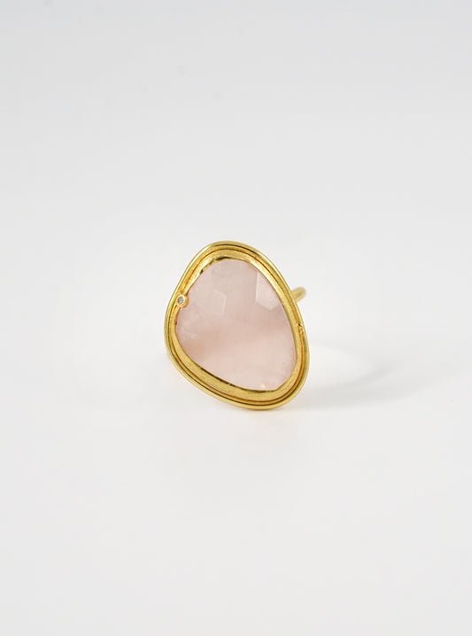 The Golden Kidney Ring with Diamond