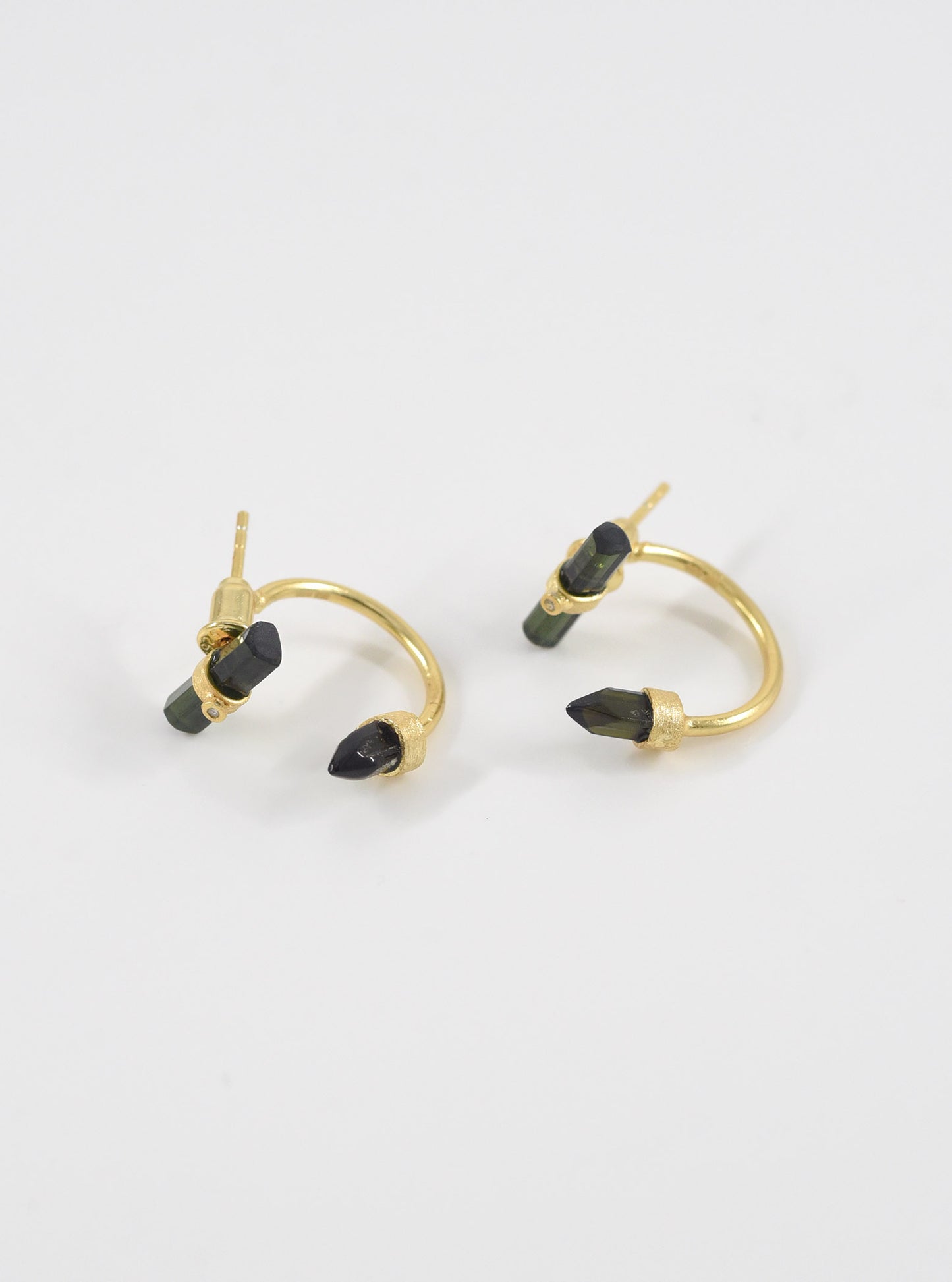 Tourmalin Gleam Bar Hoop Earrings