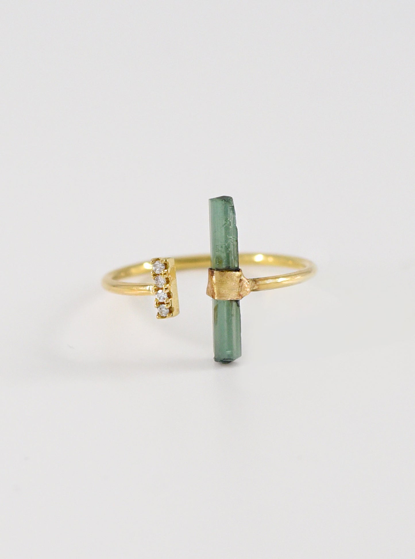 18K Solid Gold Green Tourmaline Bar Ring with Diamond
