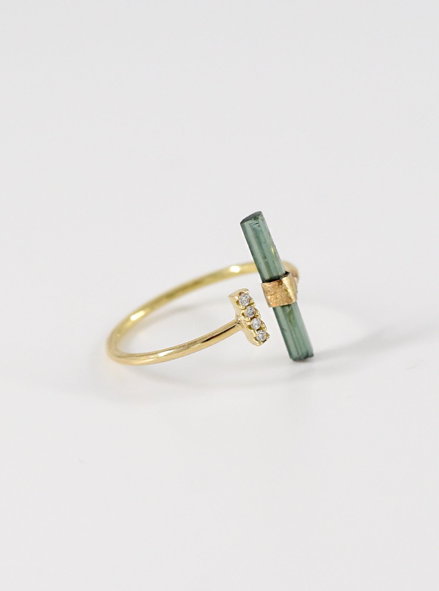 18K Solid Gold Green Tourmaline Bar Ring with Diamond