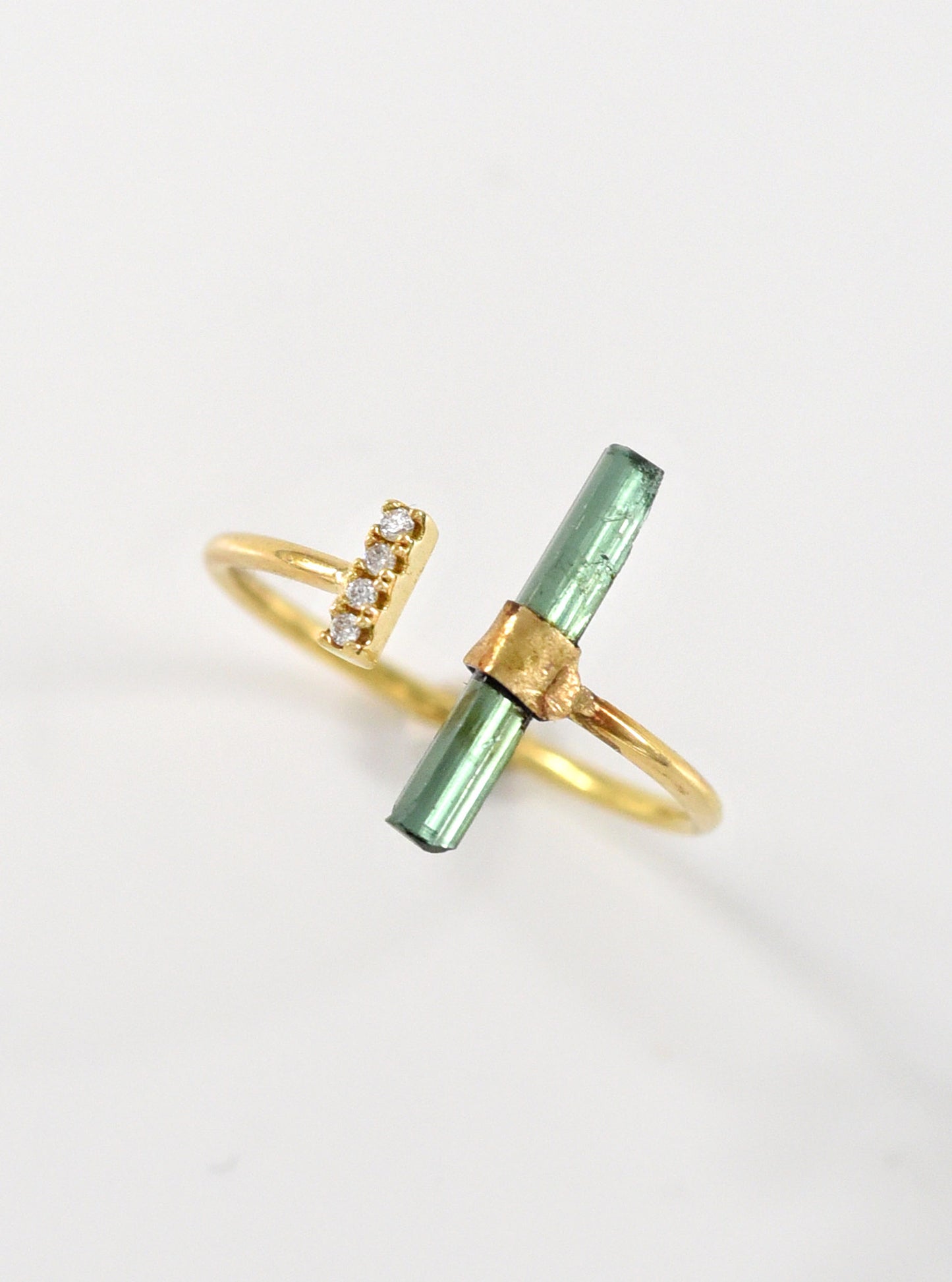 18K Solid Gold Green Tourmaline Bar Ring with Diamond
