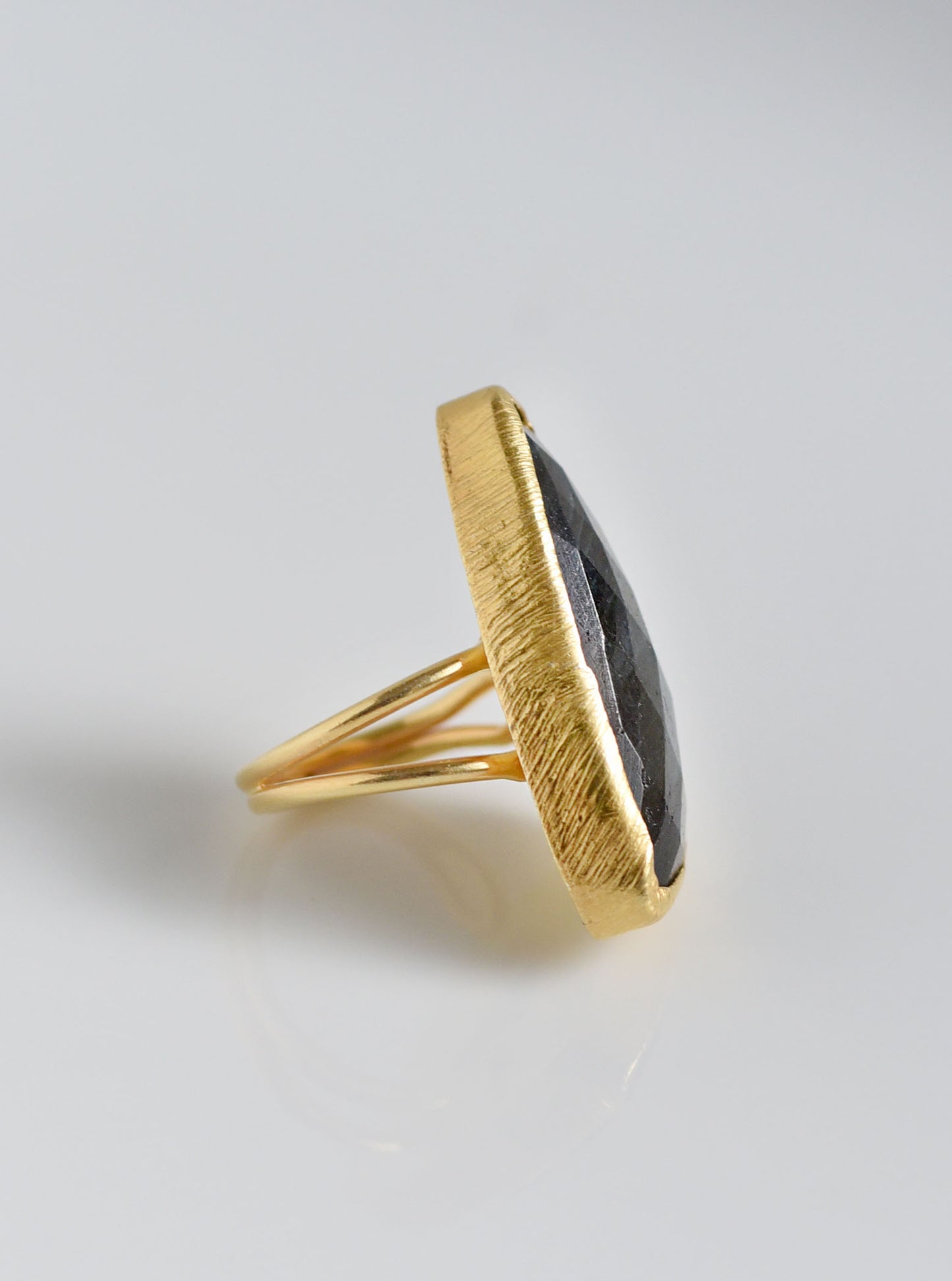 Adjustable Trillion Stone Ring
