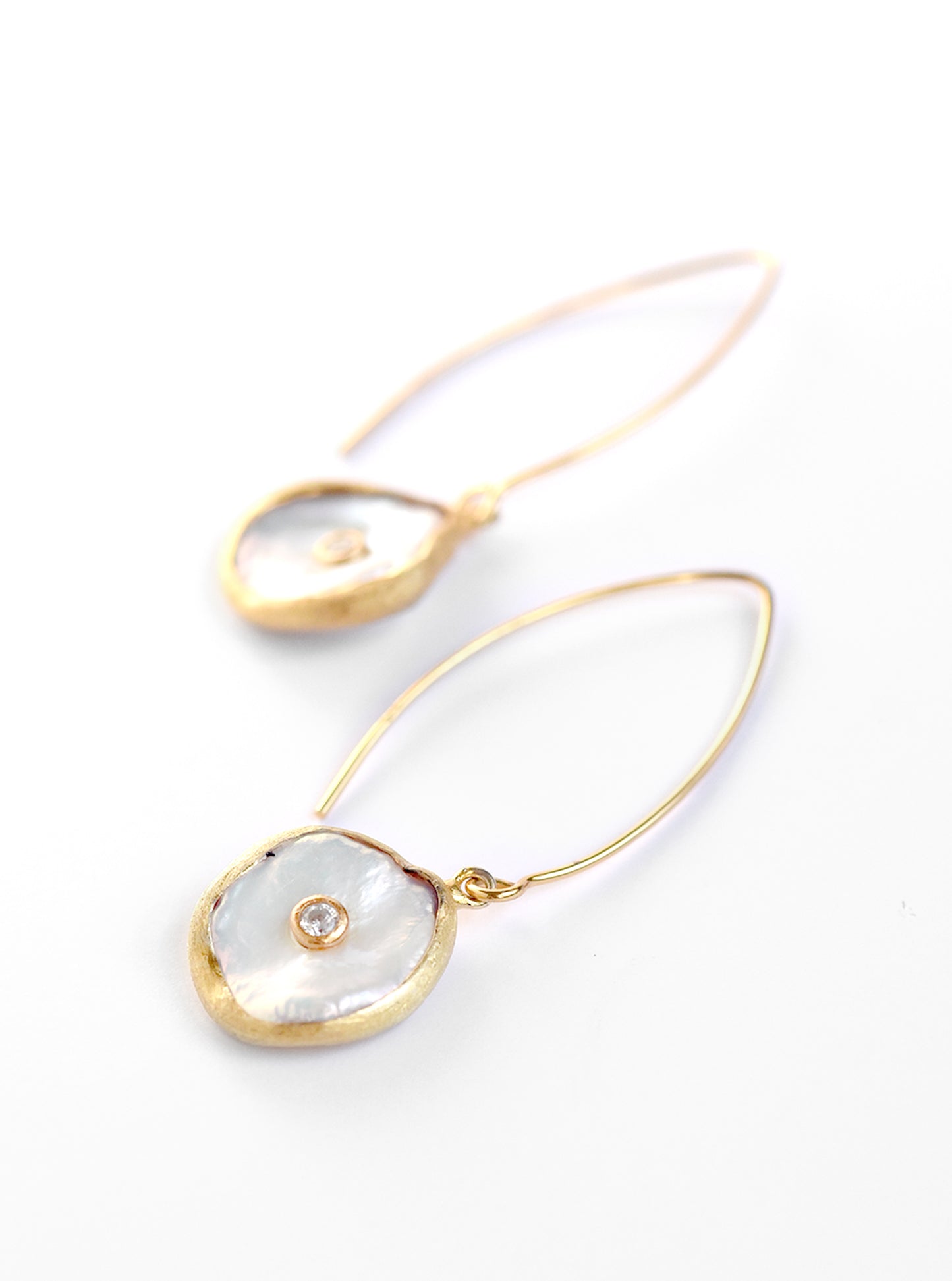 Coin Pearl CZ Wire Hook