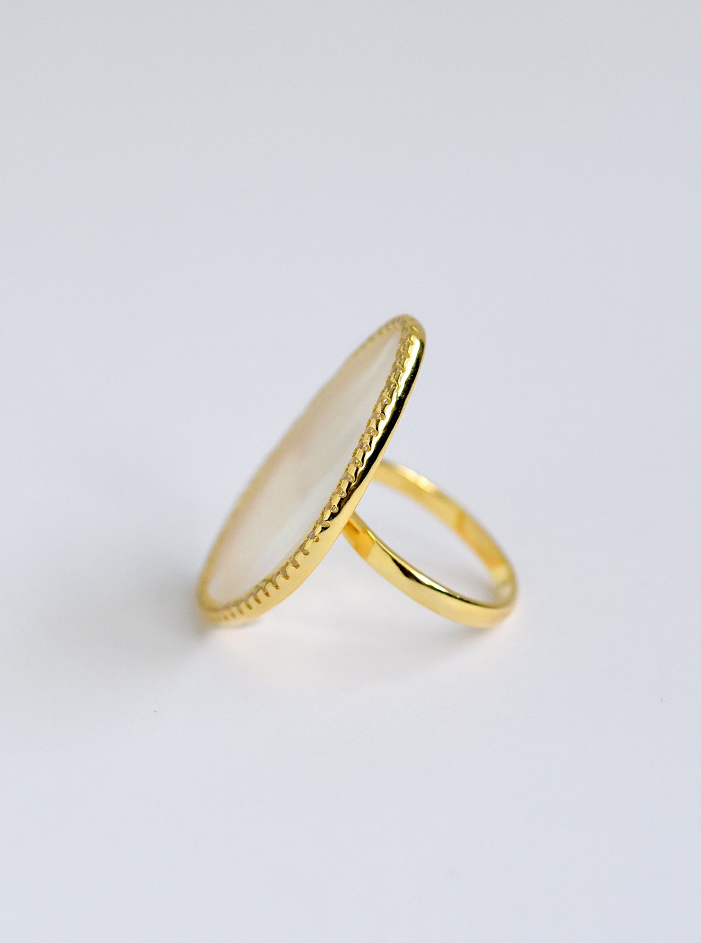 Adjustable 925 Silver CZ Rim Kidney-shaped MOP Ring