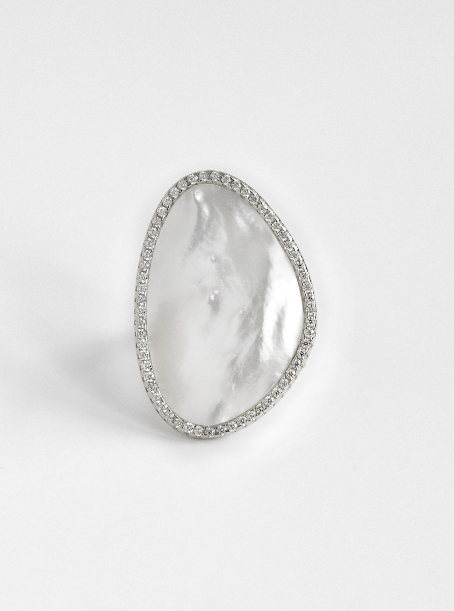 Adjustable 925 Silver CZ Rim Kidney-shaped MOP Ring