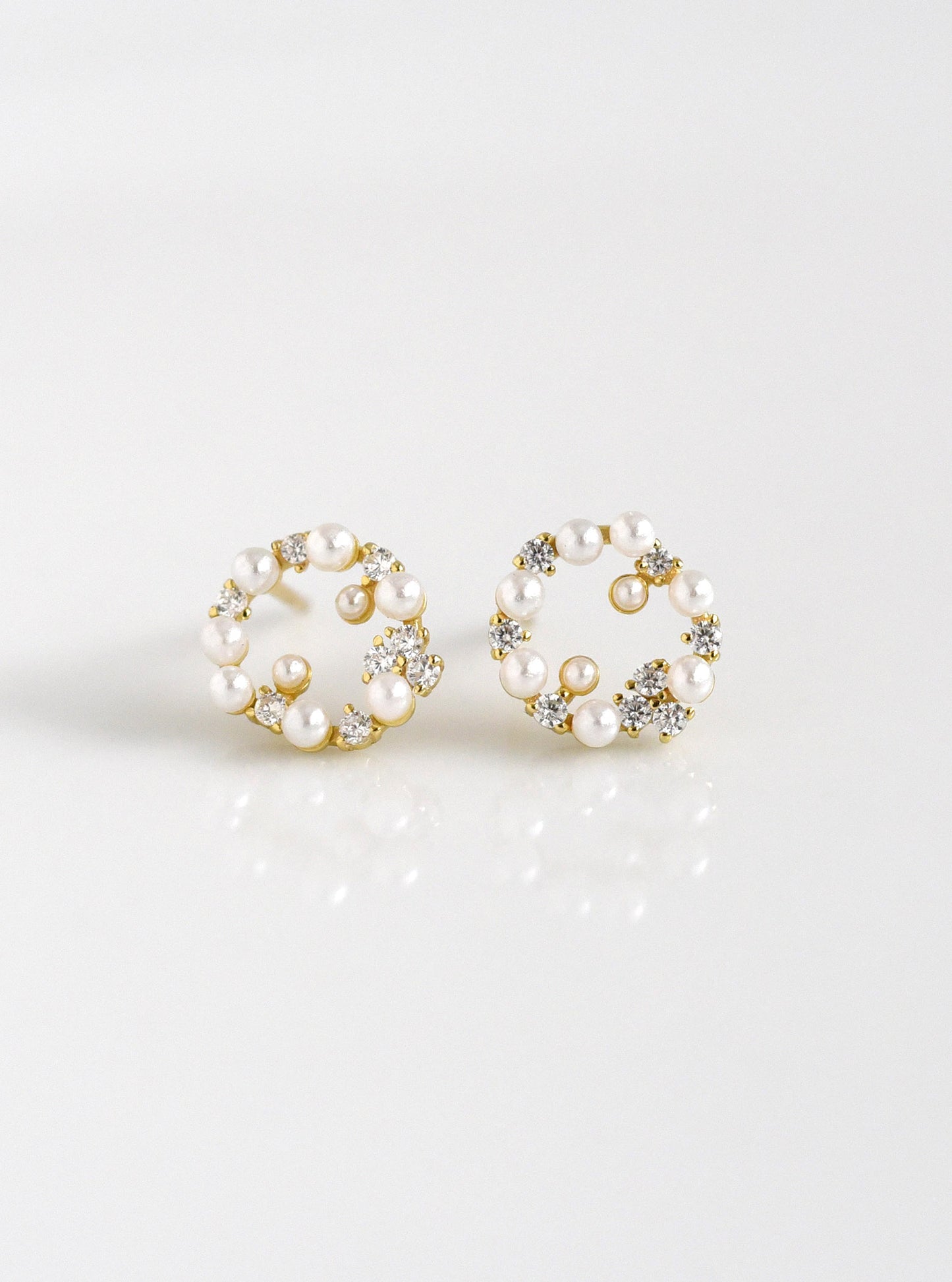 Zircon Shell Pearl Stud Earrings