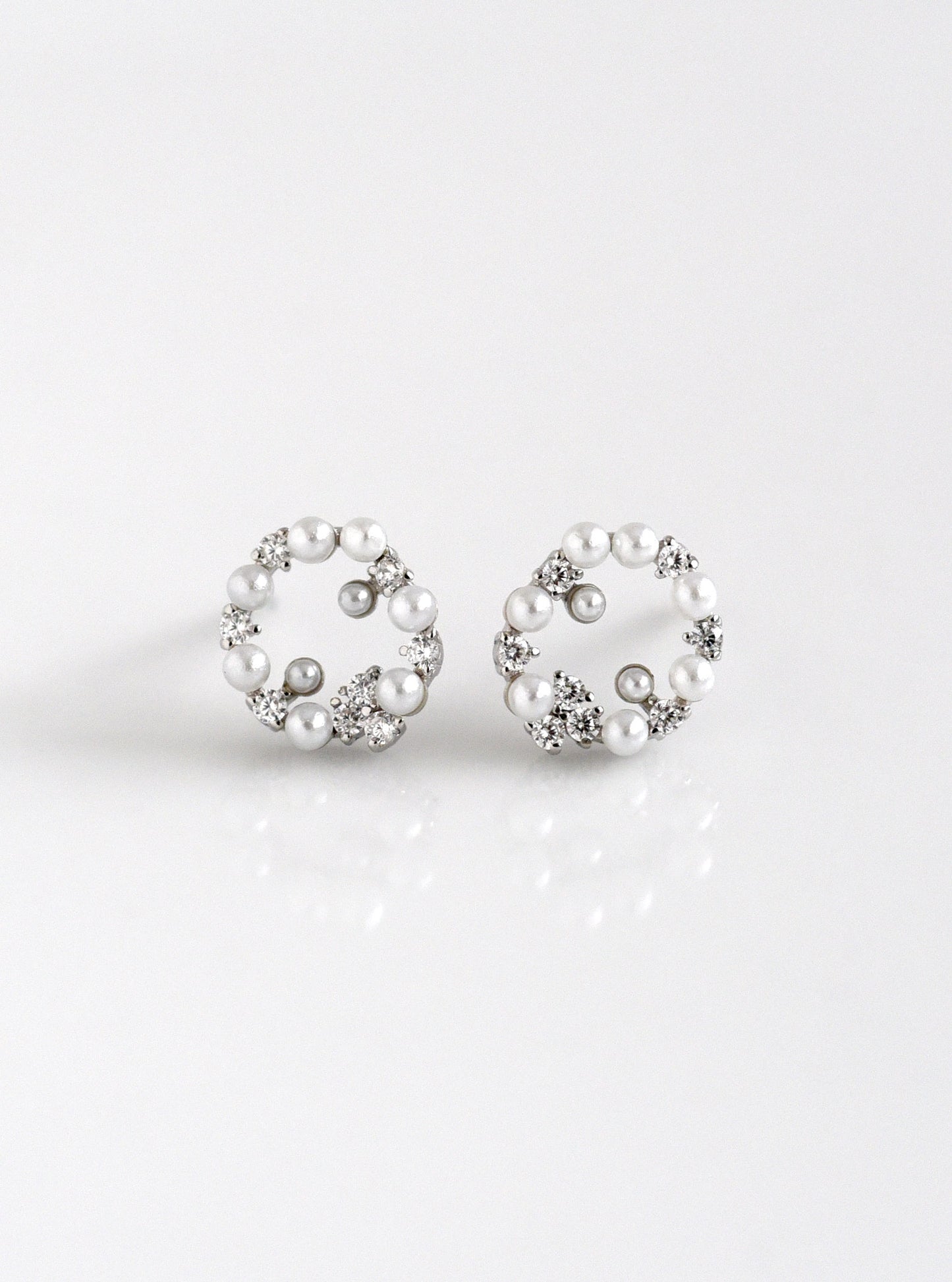 Zircon Shell Pearl Stud Earrings