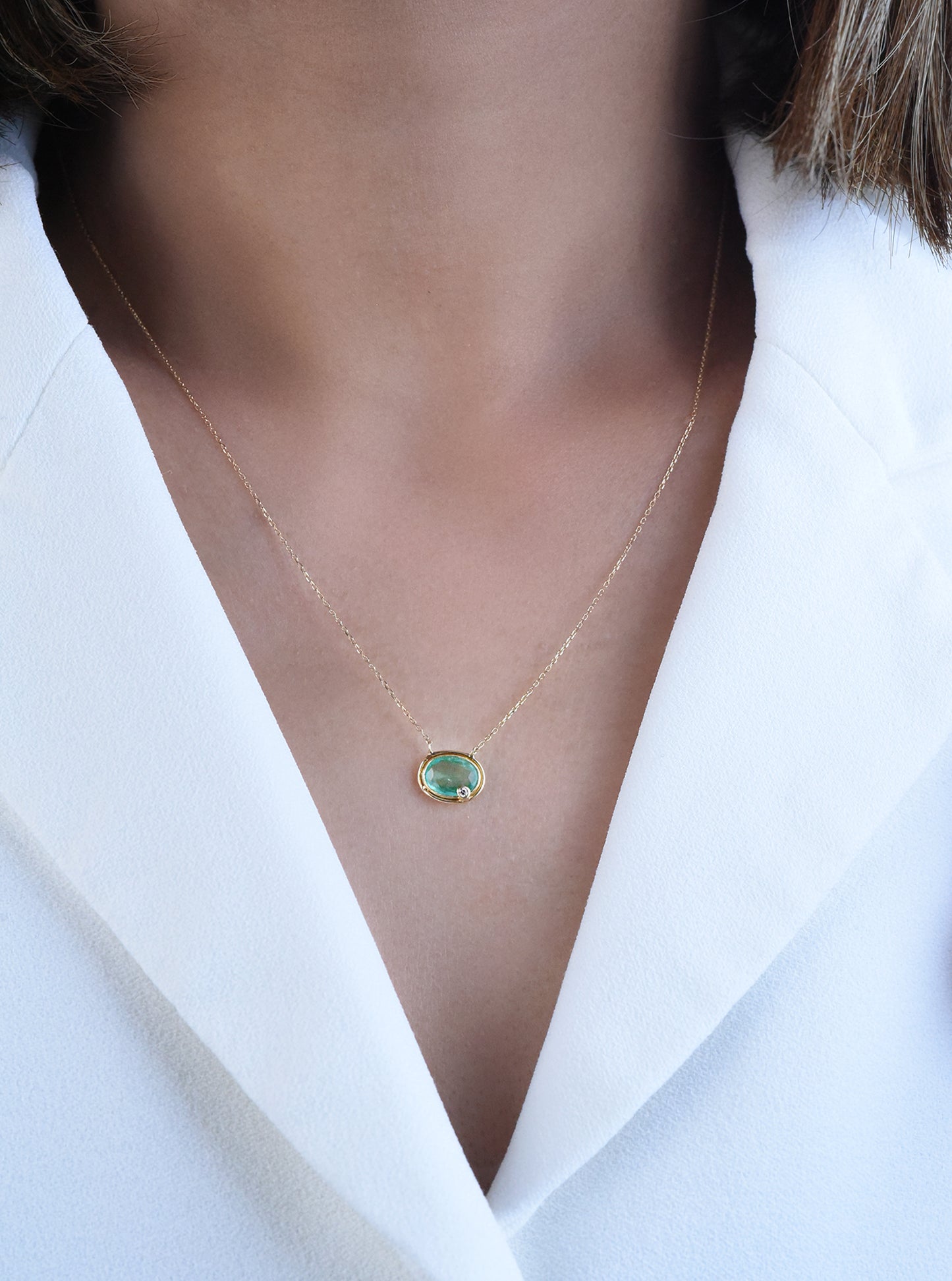 Natural Emerald with Diamond in 18K Gold