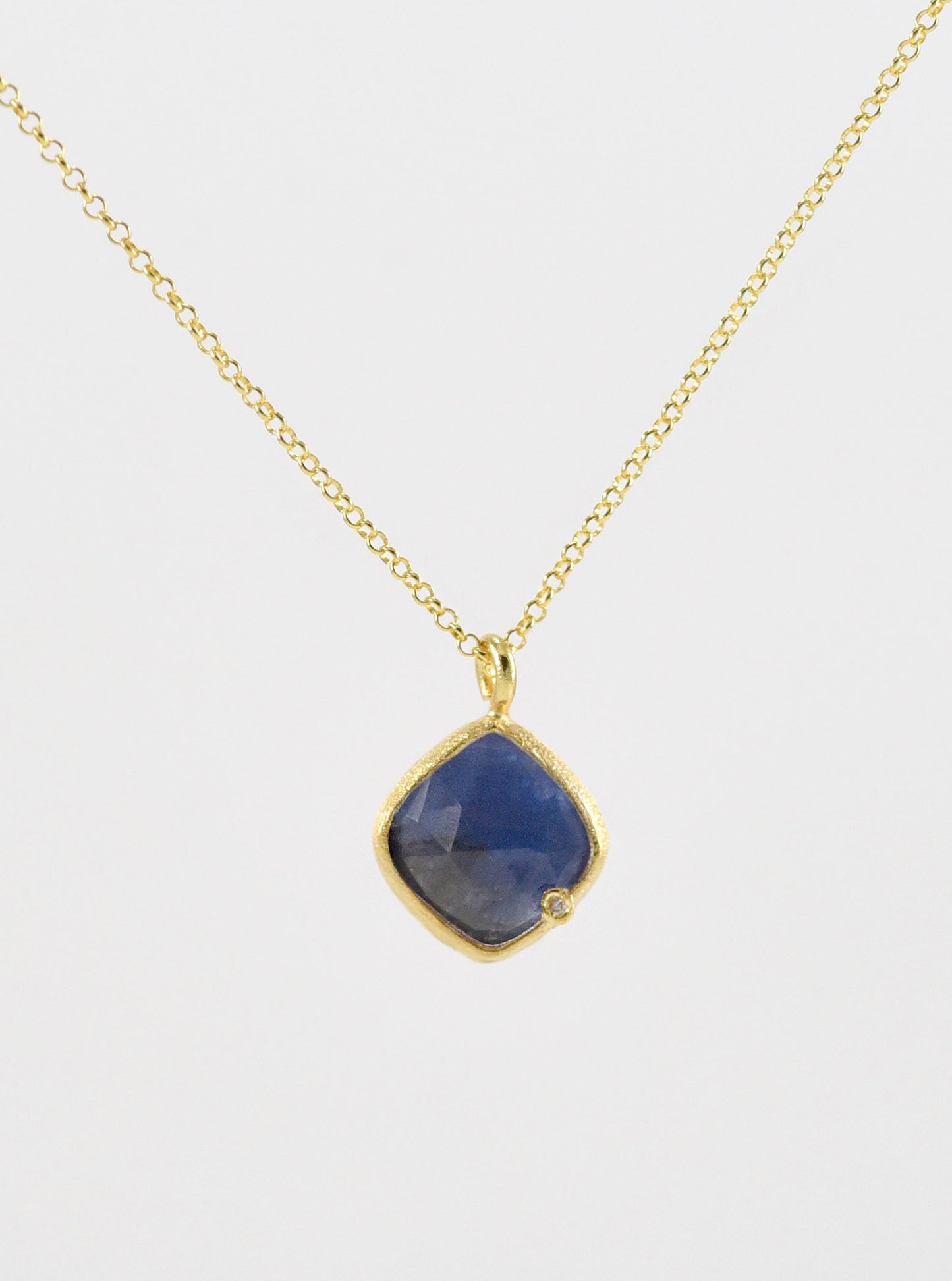 Mini Natural Sapphire with Diamond Round Necklace